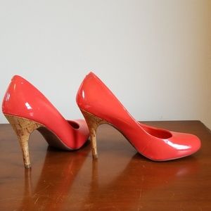 Jessica Simpson coral round toe pumps w\ cork heel